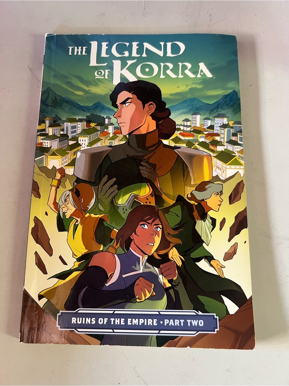 Michael Dante DiMart The Legend of Korra: Ruins of the Empire Part 2 (Paperback)